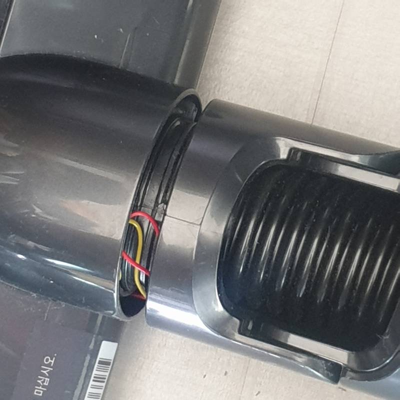 청소기 헤드가 빠졌는데 이거 그냥 힘으로 끼면 되나???? | 인스티즈