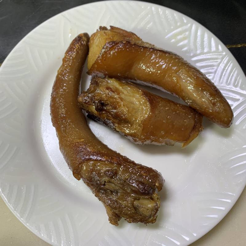 처음으로 돼지꼬리 먹는다...! | 인스티즈