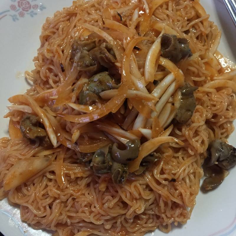 아침부터 학교 안 가고 골뱅이 비빔면 먹기,, | 인스티즈