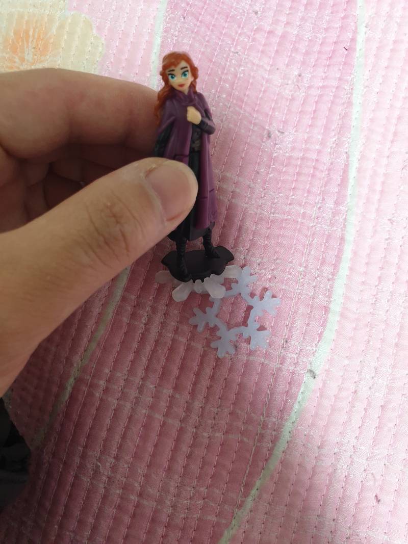 엘사 그 초콜렛에서 나오는 피규어 이거 어케해? | 인스티즈