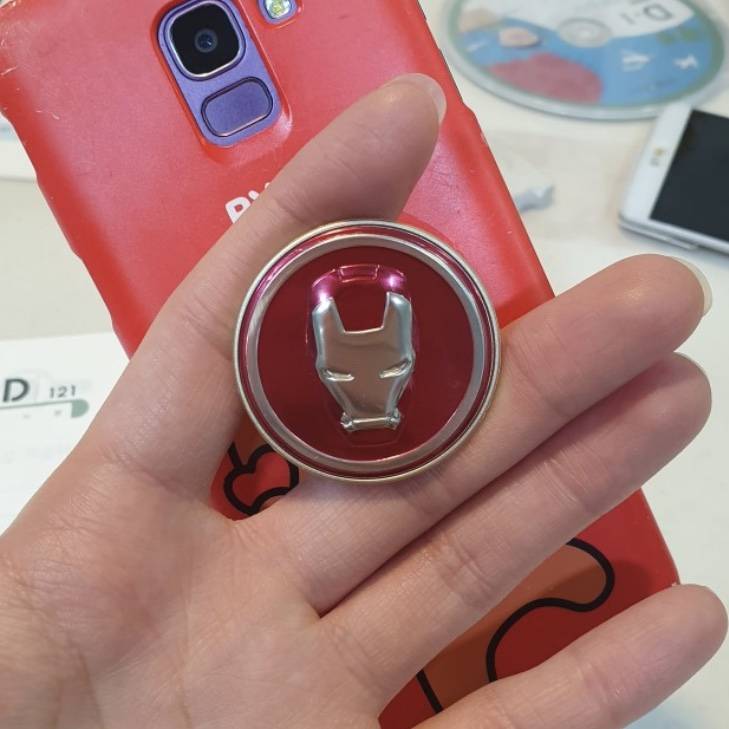 그립톡골라주라❤️아이언맨vs캡틴아메리카💙 | 인스티즈