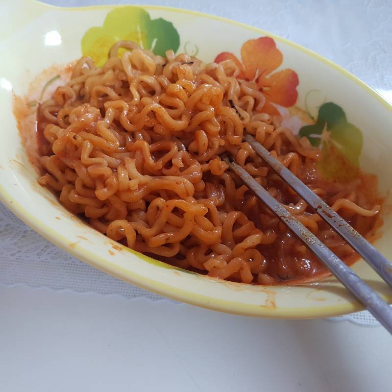 나 지금 뭐먹고있게 ㅎ | 인스티즈