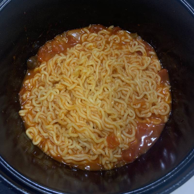 스파게티 먹고 싶었는데 면이 없어서 대신 라면에 해묵기 ^_ㅜ | 인스티즈
