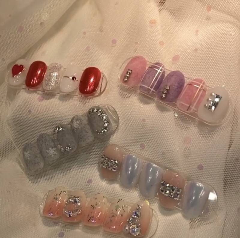 연말네일 하려고 하는데 이거 빨간색 오땡 | 인스티즈