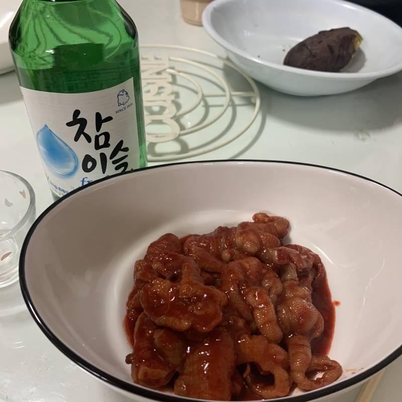 닭발에 혼술중 | 인스티즈