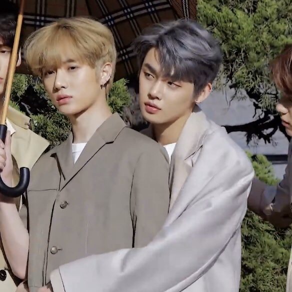 ㄱ 단언컨대 왼른 그림체 차이 분위기 차이 이거 하나 보고 파도 후회 없는 씨피 | 인스티즈