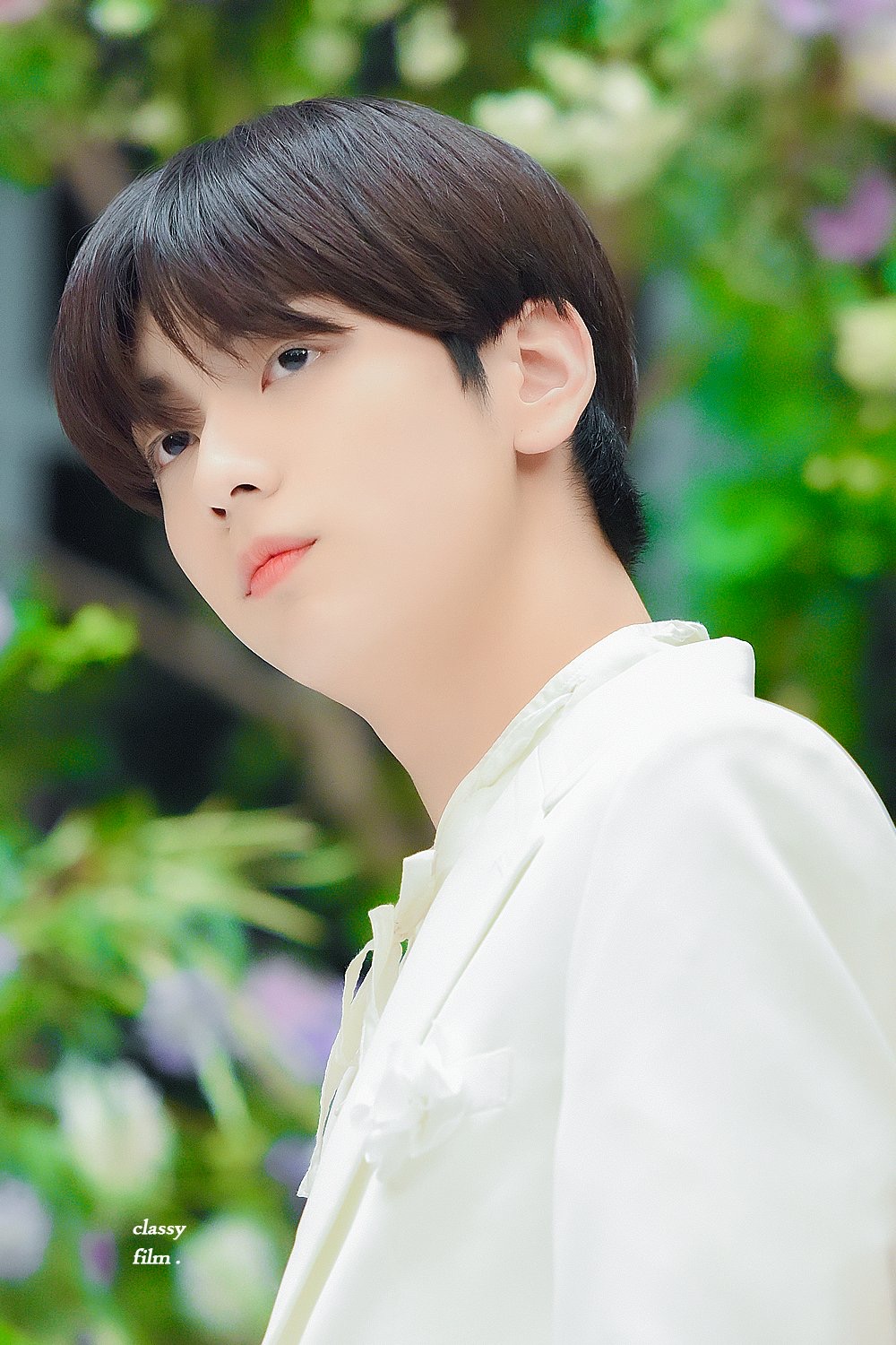 아침이라 사람이 없는 틈을 타 투바투 수빈 | 인스티즈