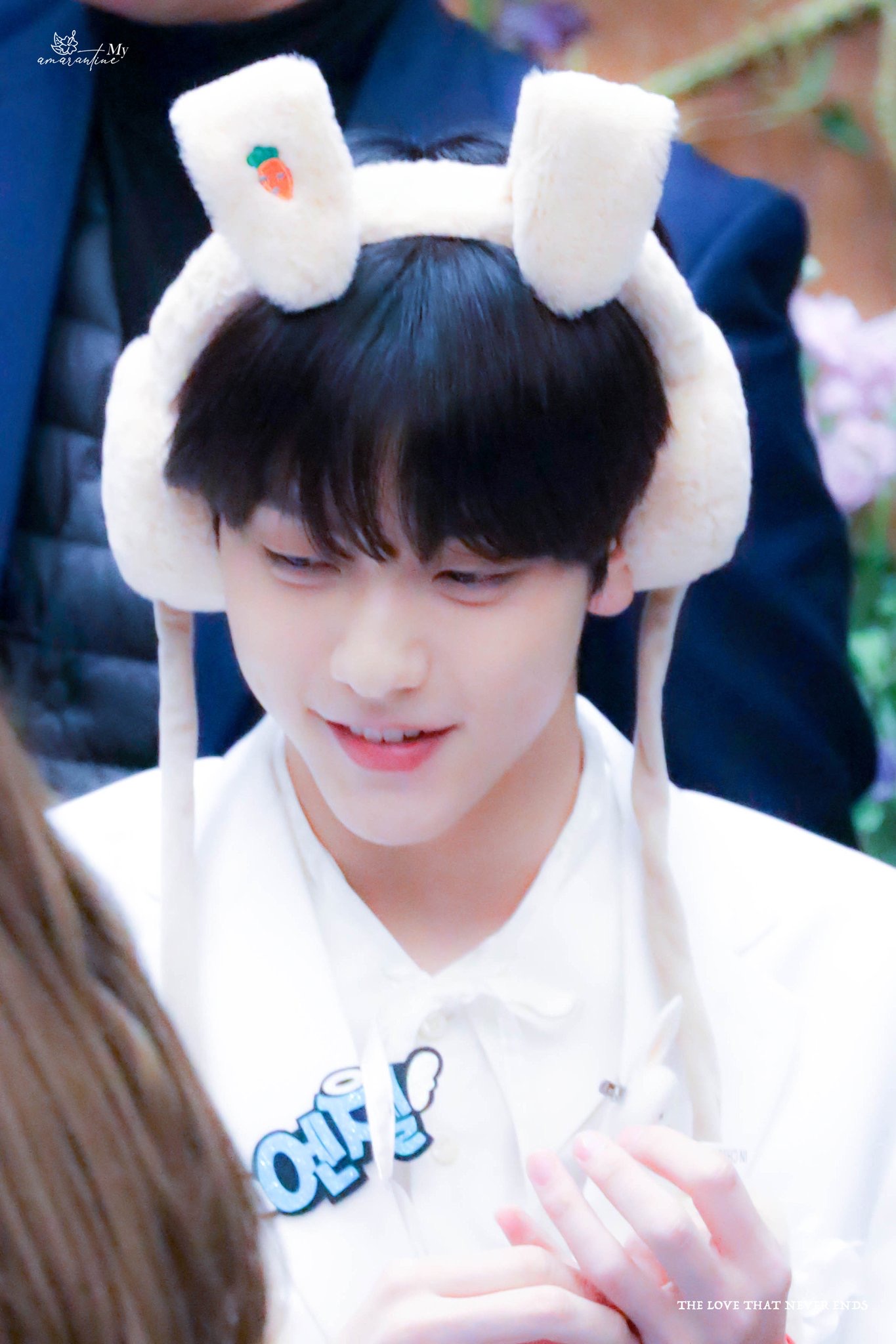 아침이라 사람이 없는 틈을 타 투바투 수빈 | 인스티즈