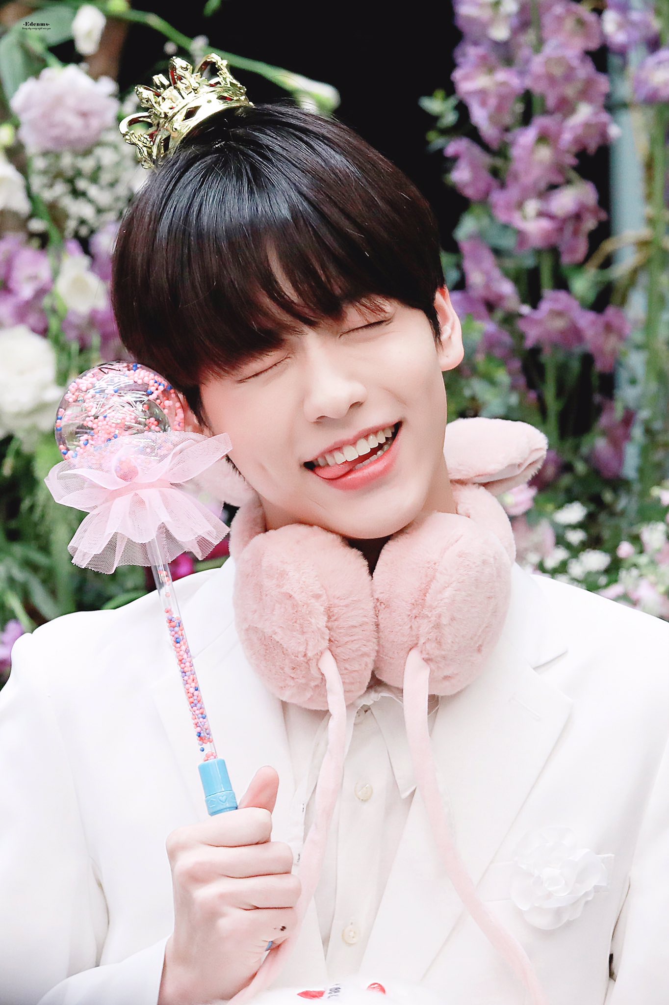 아침이라 사람이 없는 틈을 타 투바투 수빈 | 인스티즈