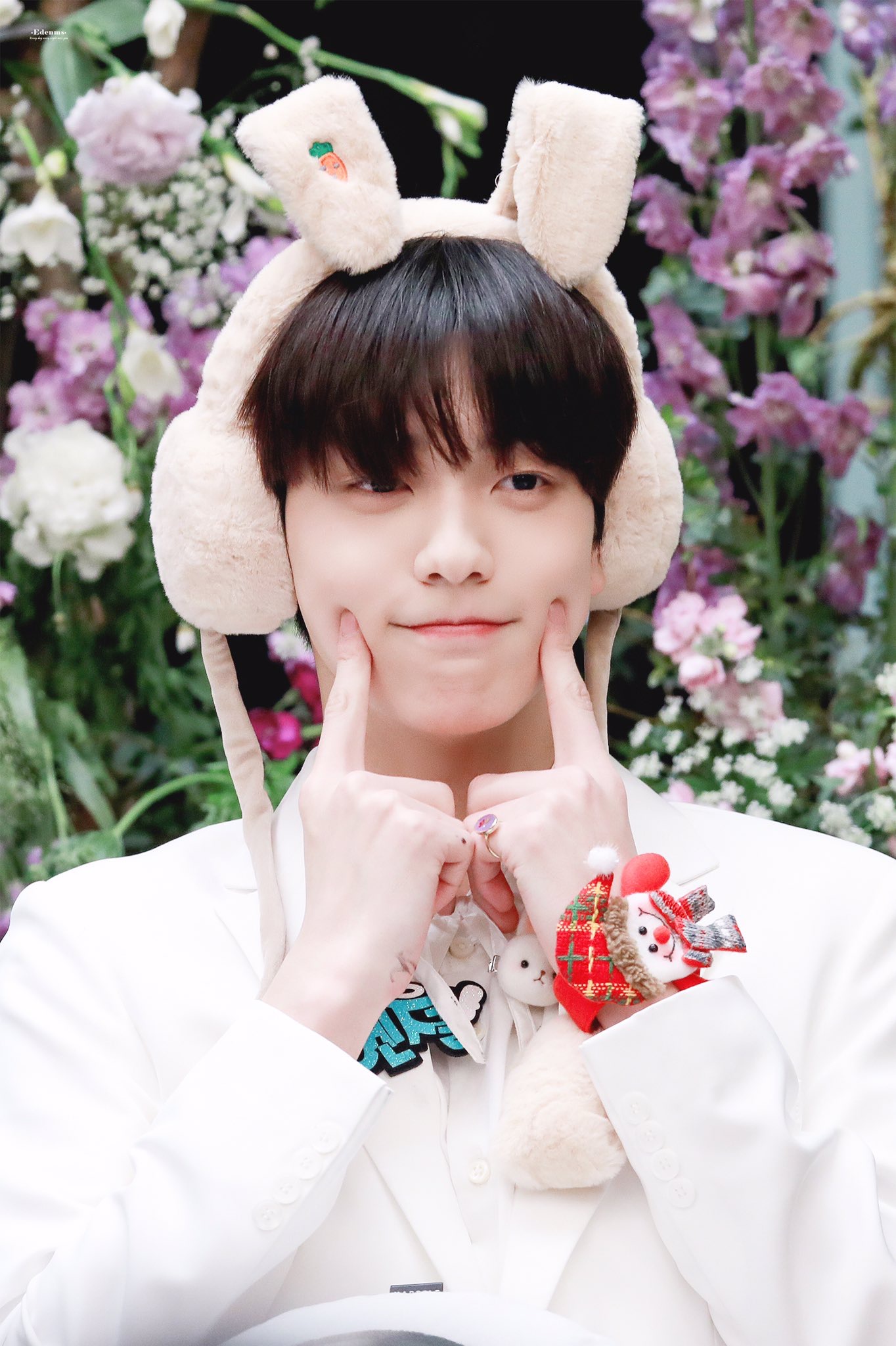 아침이라 사람이 없는 틈을 타 투바투 수빈 | 인스티즈