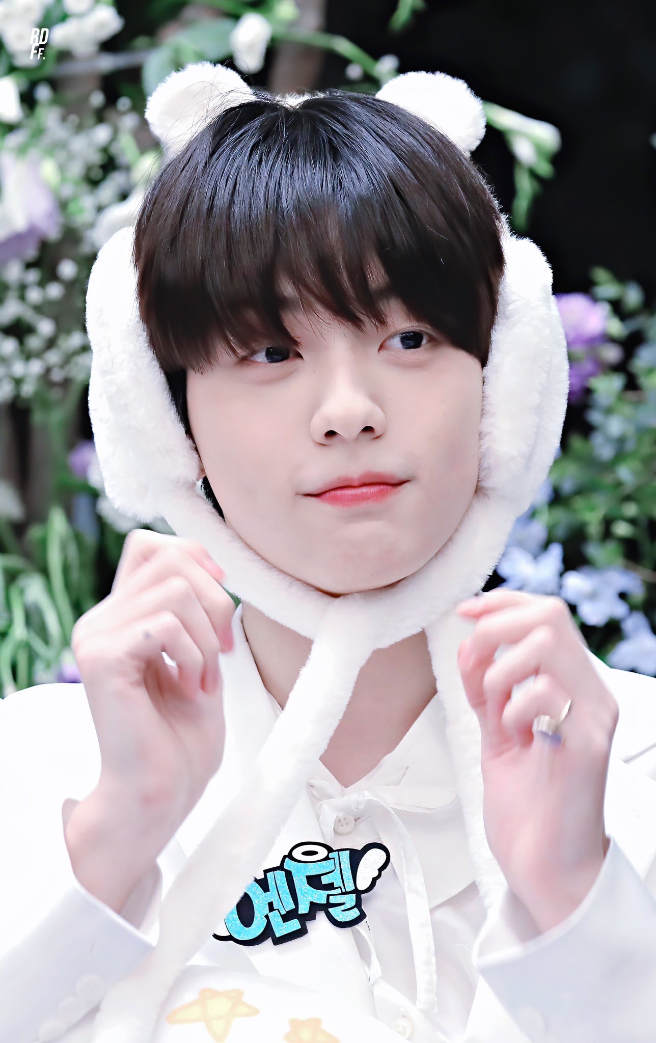 아침이라 사람이 없는 틈을 타 투바투 수빈 | 인스티즈