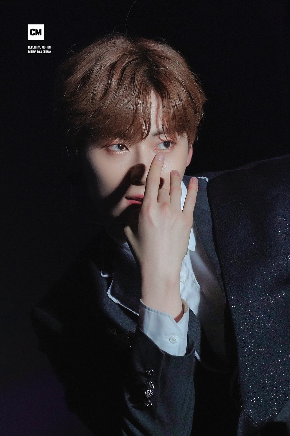 내가 좋아하는 민현이 멸시의 눈빛 | 인스티즈