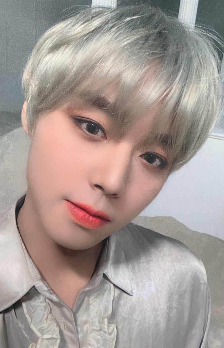 박지훈 가까이서 볼수록 이렇게 생김 | 인스티즈