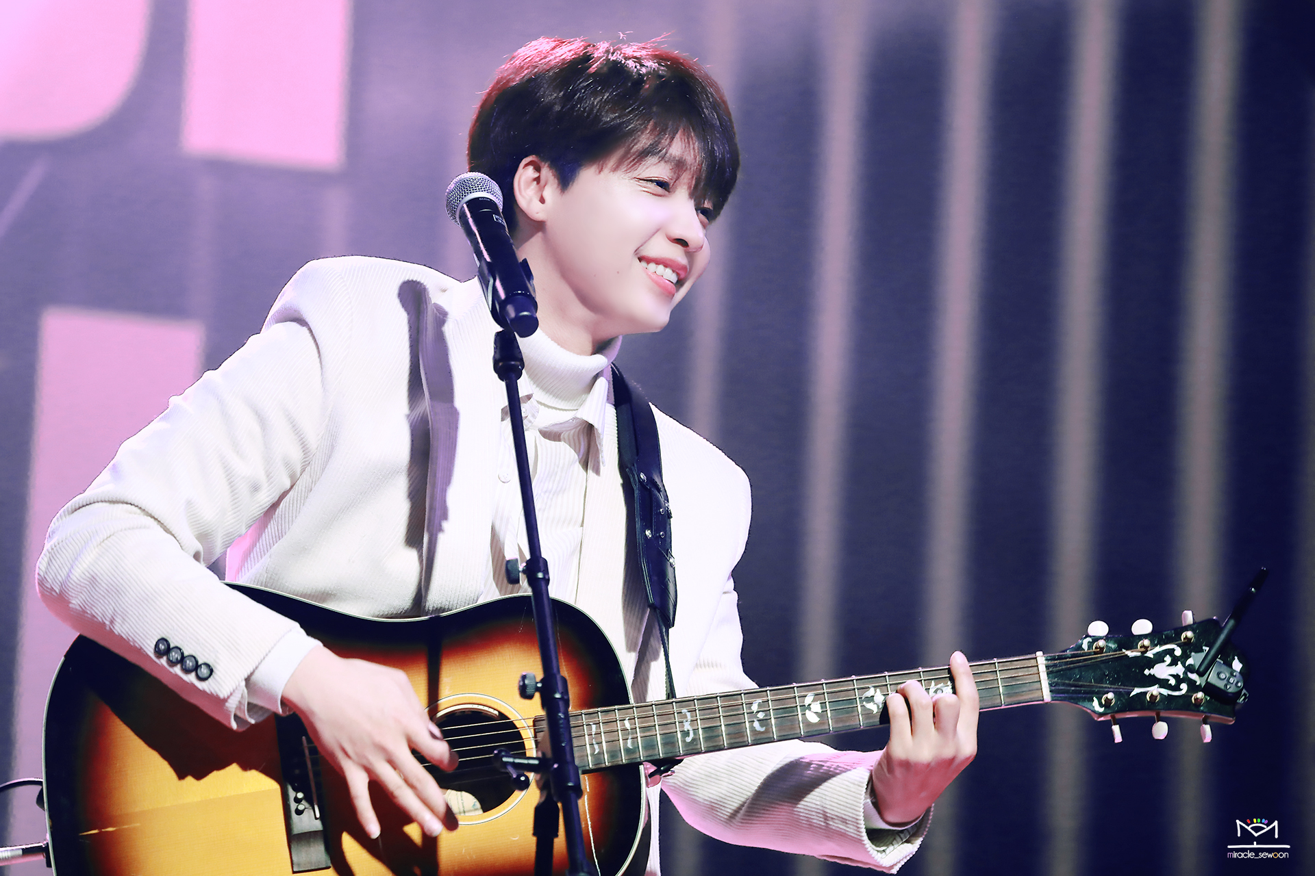 웃는게 행복한 가오리같은 아이돌 | 인스티즈