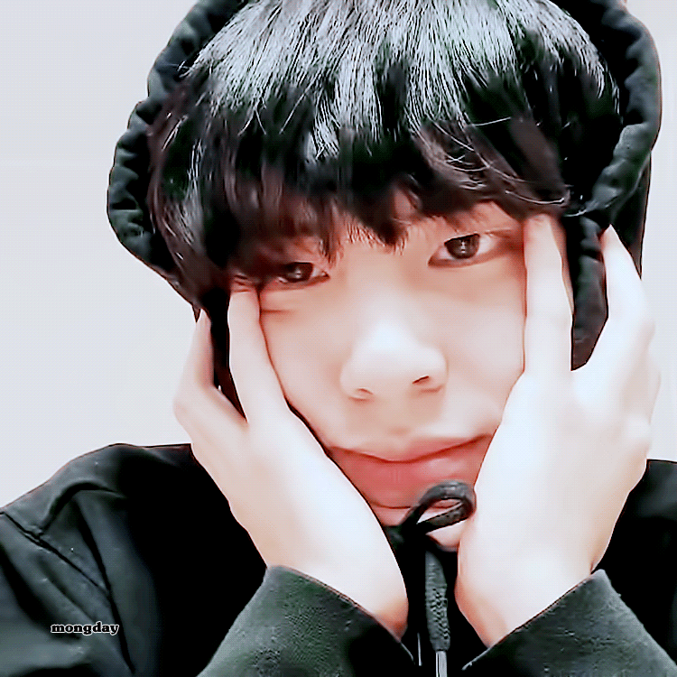 데이식스 원필 이 브이앱 움짤들만 봐도 힐링이야... | 인스티즈