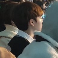 송형준 진짜 응원봉 들고 슨배님 응원하는 거 너무 체고로 귀엽고 깜찍하고 사랑스러워서 나 지금 창문 깼어 | 인스티즈