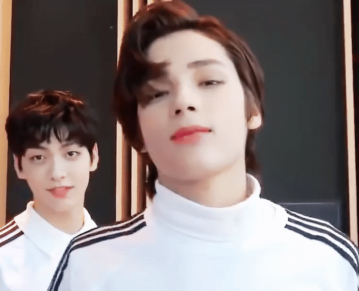 투바투 휴닝카이 얼굴 보면 ㄹㅇ 넷플릭스 시나리오 써진다 | 인스티즈