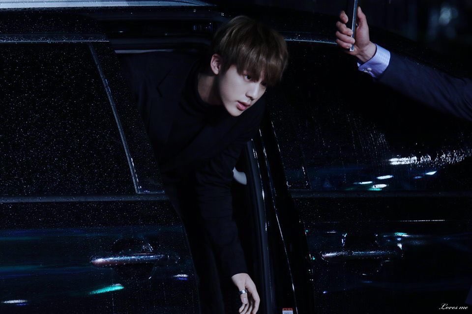 기억해.. 151107..... 김석진이 차문을 열고 나온 날짜 | 인스티즈