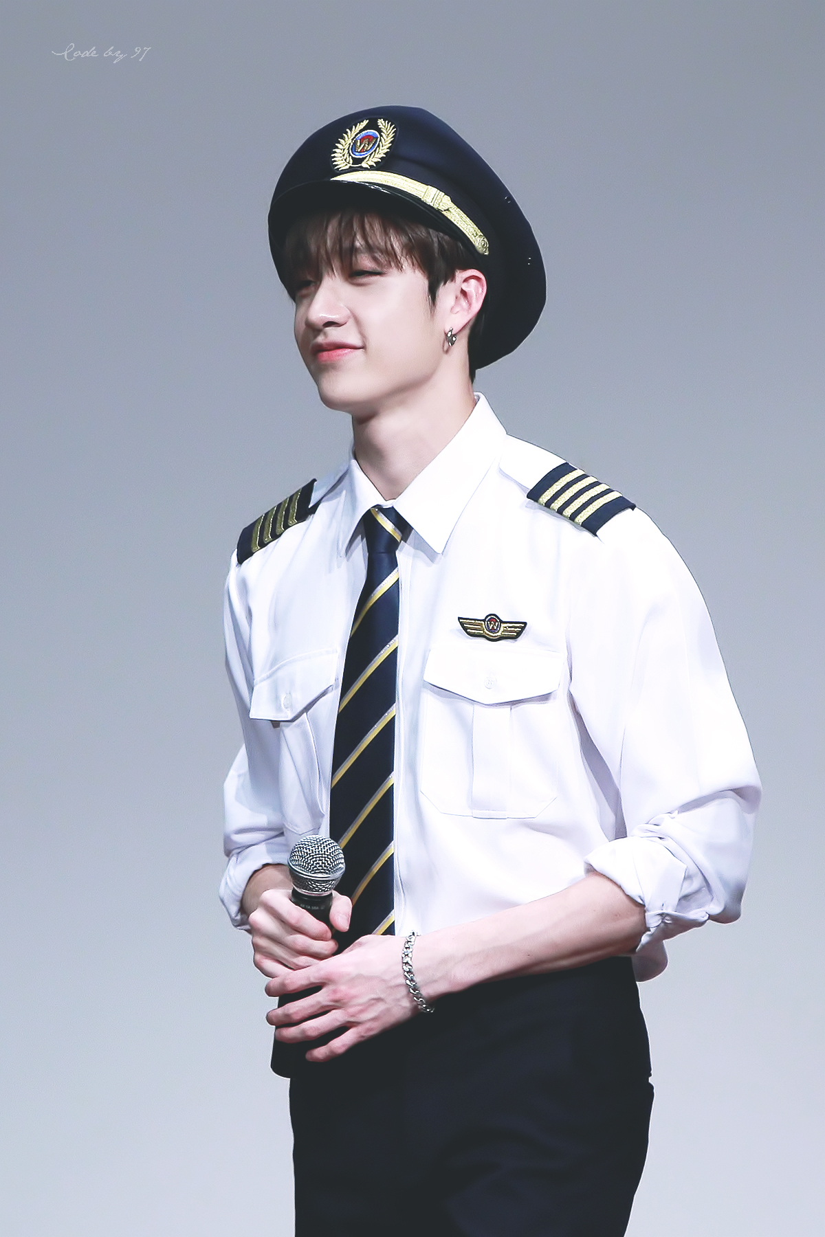 내 본진 데뷔한지 2년 안됐는데 리더 개인브이앱 50번 했어... | 인스티즈