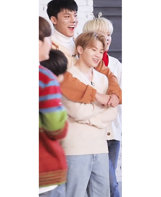 같은 그룹 안에 22cm의 키 차이가 있다는 게 신기하다 | 인스티즈