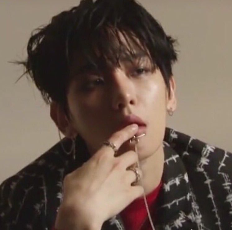 몬스터 백현은 레전드지 몬스터 처돌이 등장 | 인스티즈