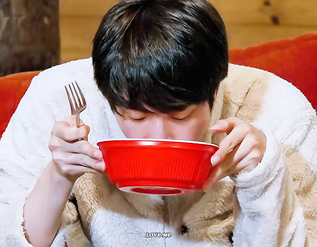 방탄 김석진 먹는데 진심인 편 | 인스티즈