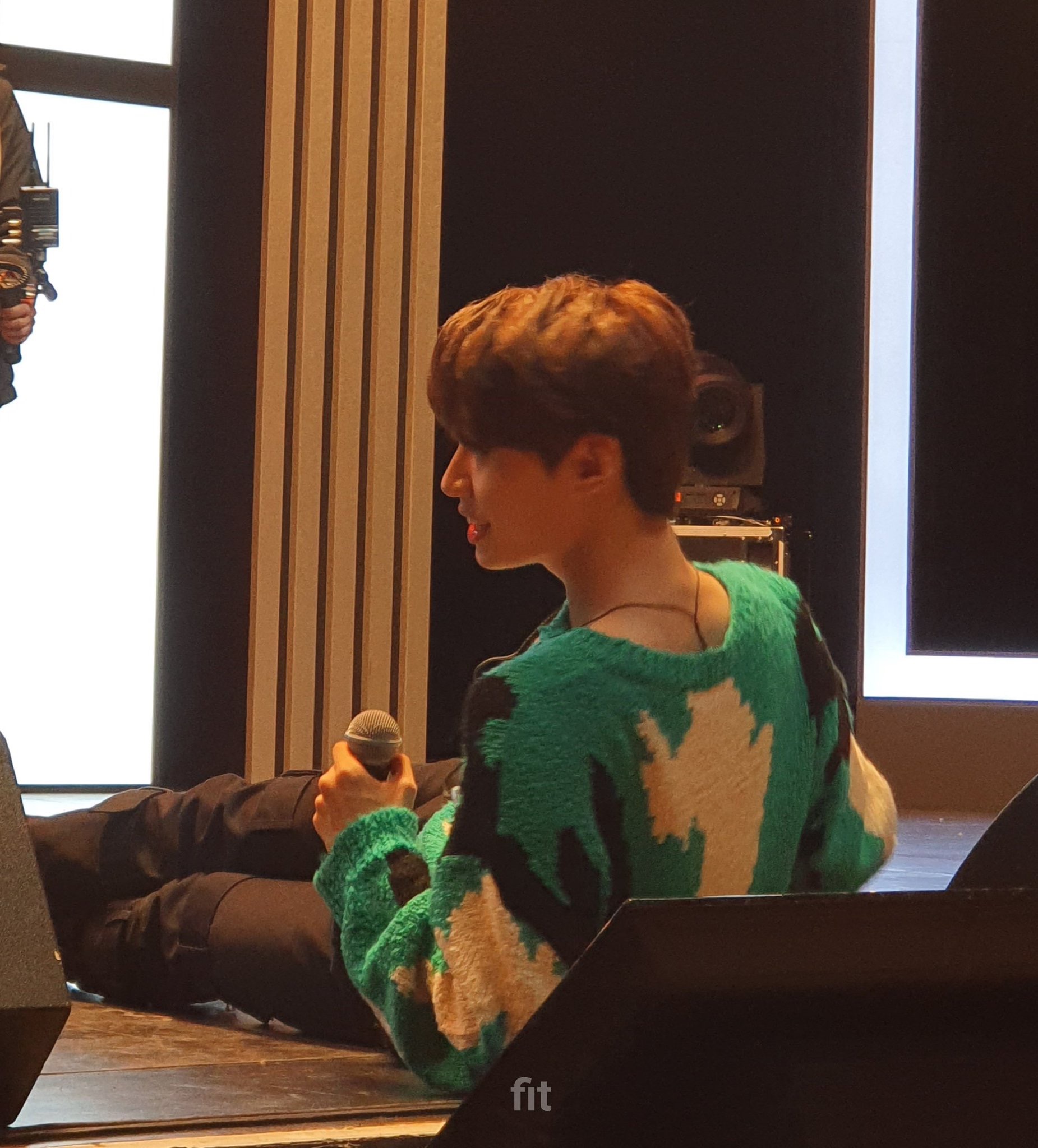 뒷덜미가...뒷덜미가...! - 인스티즈(instiz) 이진혁 카테고리