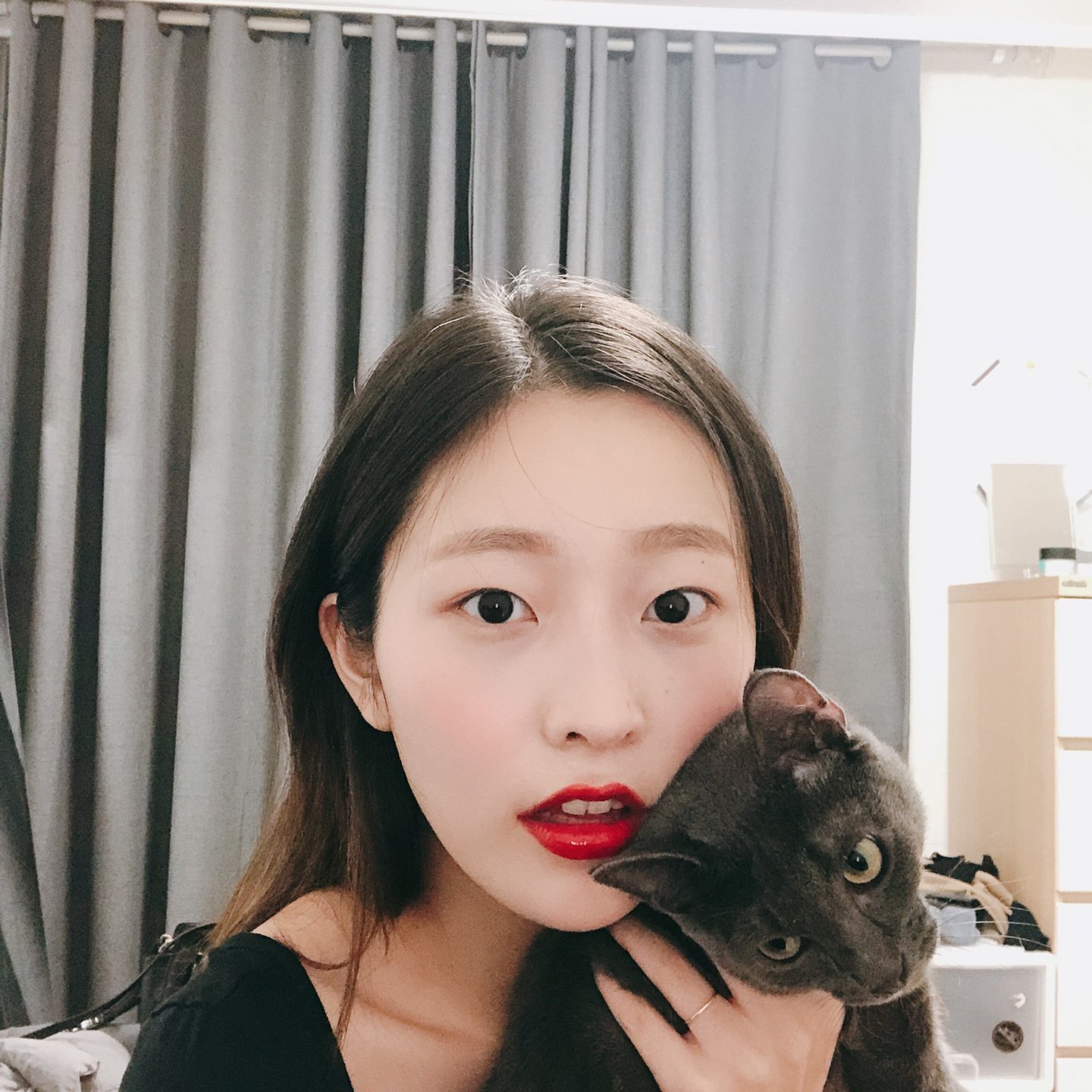 본진 일상모습이랑 일할때 모습이랑 갭 너무 좋지않니ㅠㅠㅠㅠ | 인스티즈