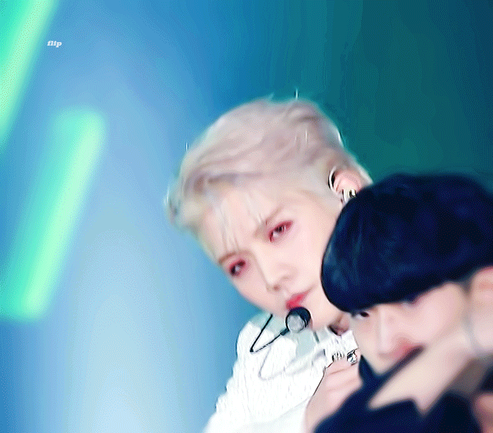 백발과 백금발 그 사이 머리에 하얀 의상 입었을때 어떻게 되냐면 ㅈㅇ 뉴이스트 렌 | 인스티즈