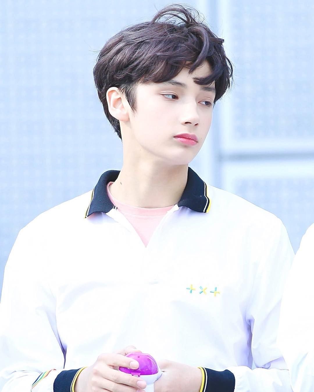 휴닝카이 안웃으니까 어색해 | 인스티즈