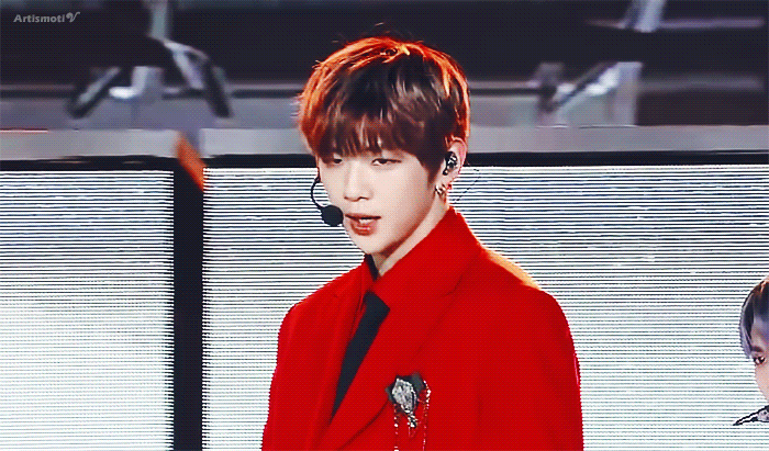 난 강다니엘 고추장수트에 진심이야 | 인스티즈