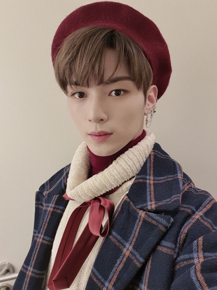 이 의상 한겸이한테 너무 잘 어울려 | 인스티즈