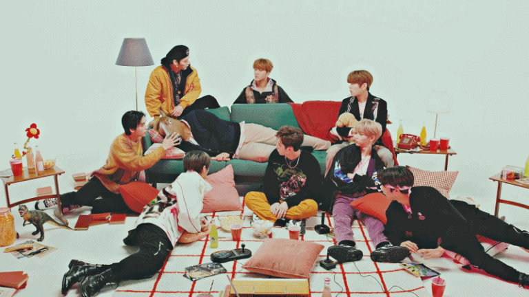 🖤🗝 오늘 6시 스트레이키즈 꼰대(Gone days) 컴백🖤🗝 | 인스티즈