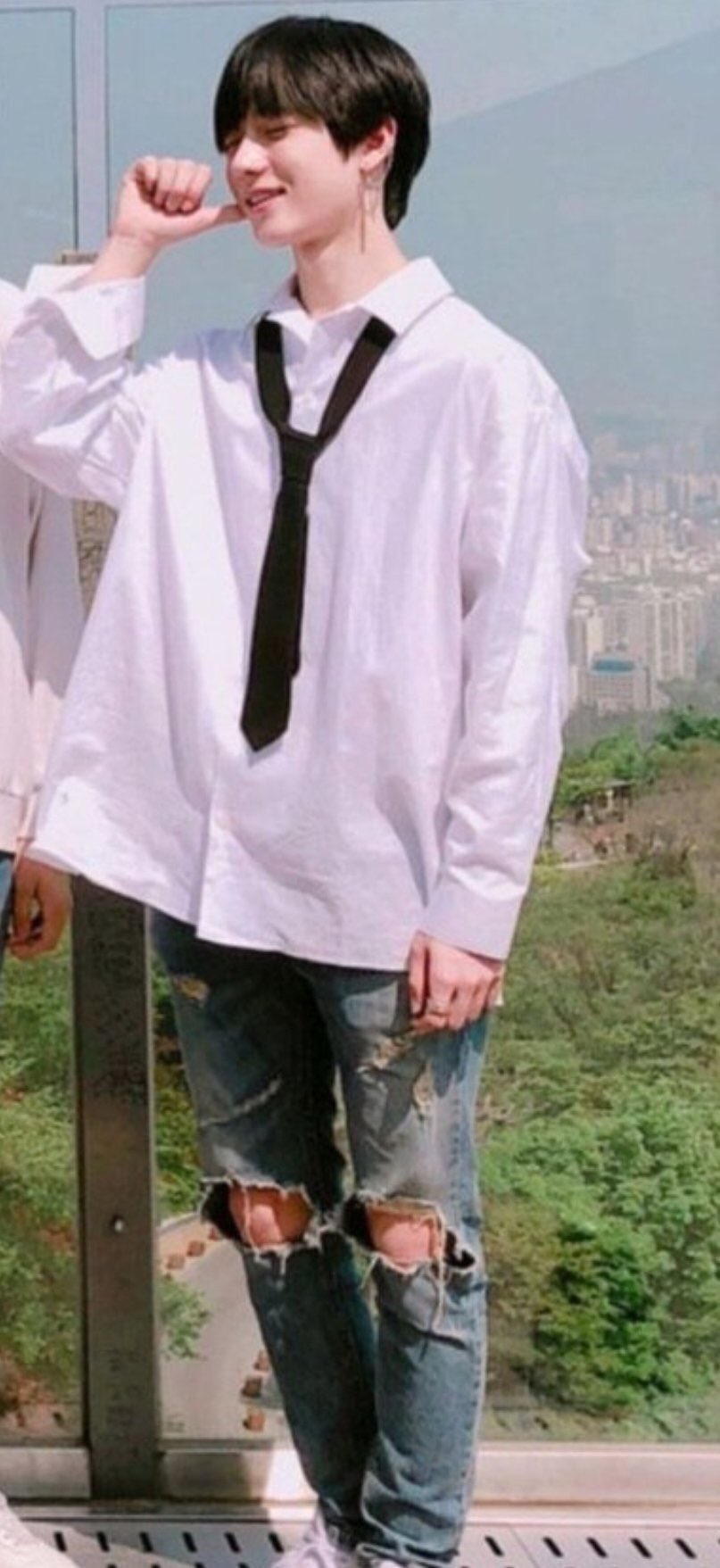 투바투 데뷔전에 빅히트 연생이라고 범규 처음 본 사진 이거였음 | 인스티즈