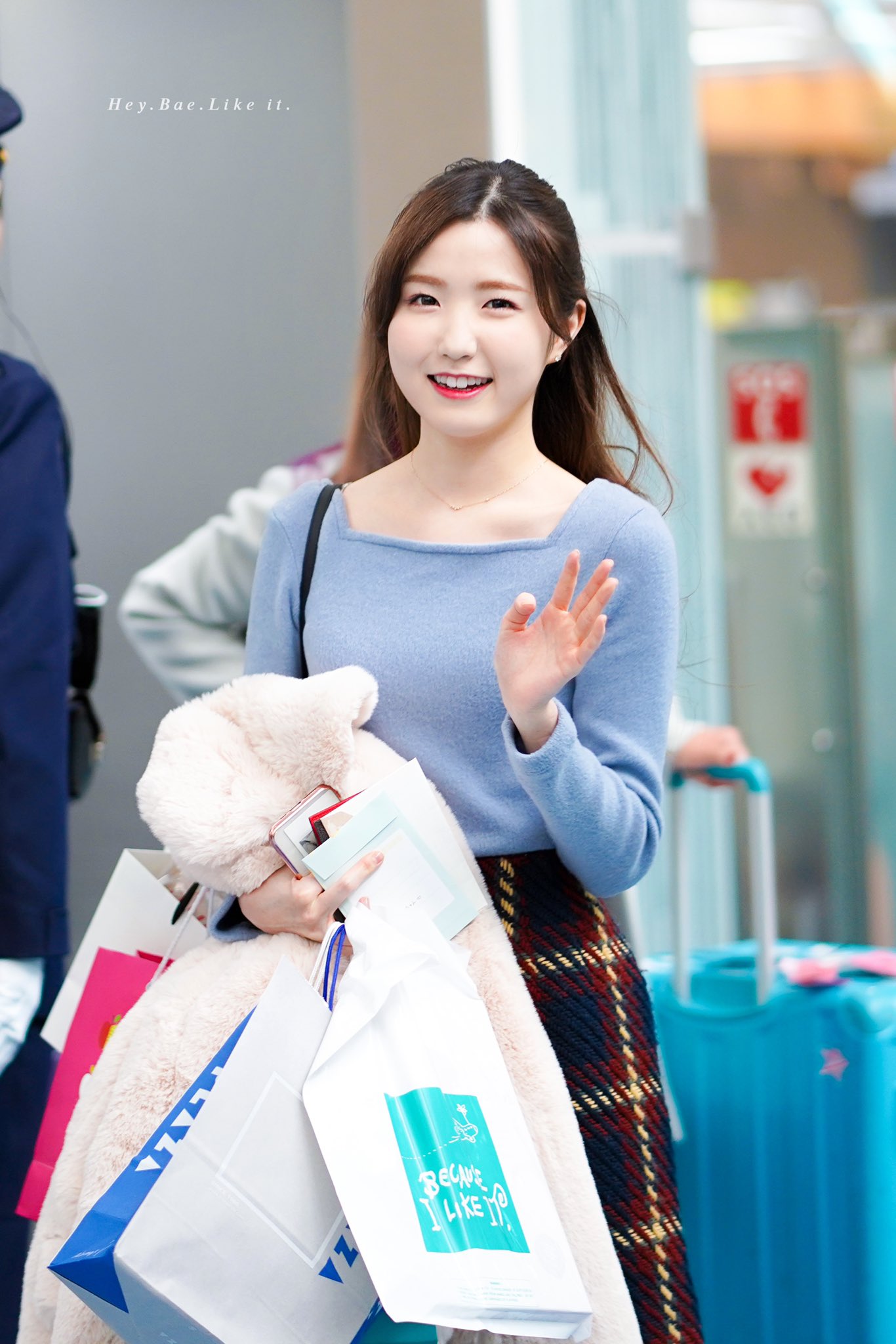 히토미 오늘 옷 예쁘게 입었네 | 인스티즈