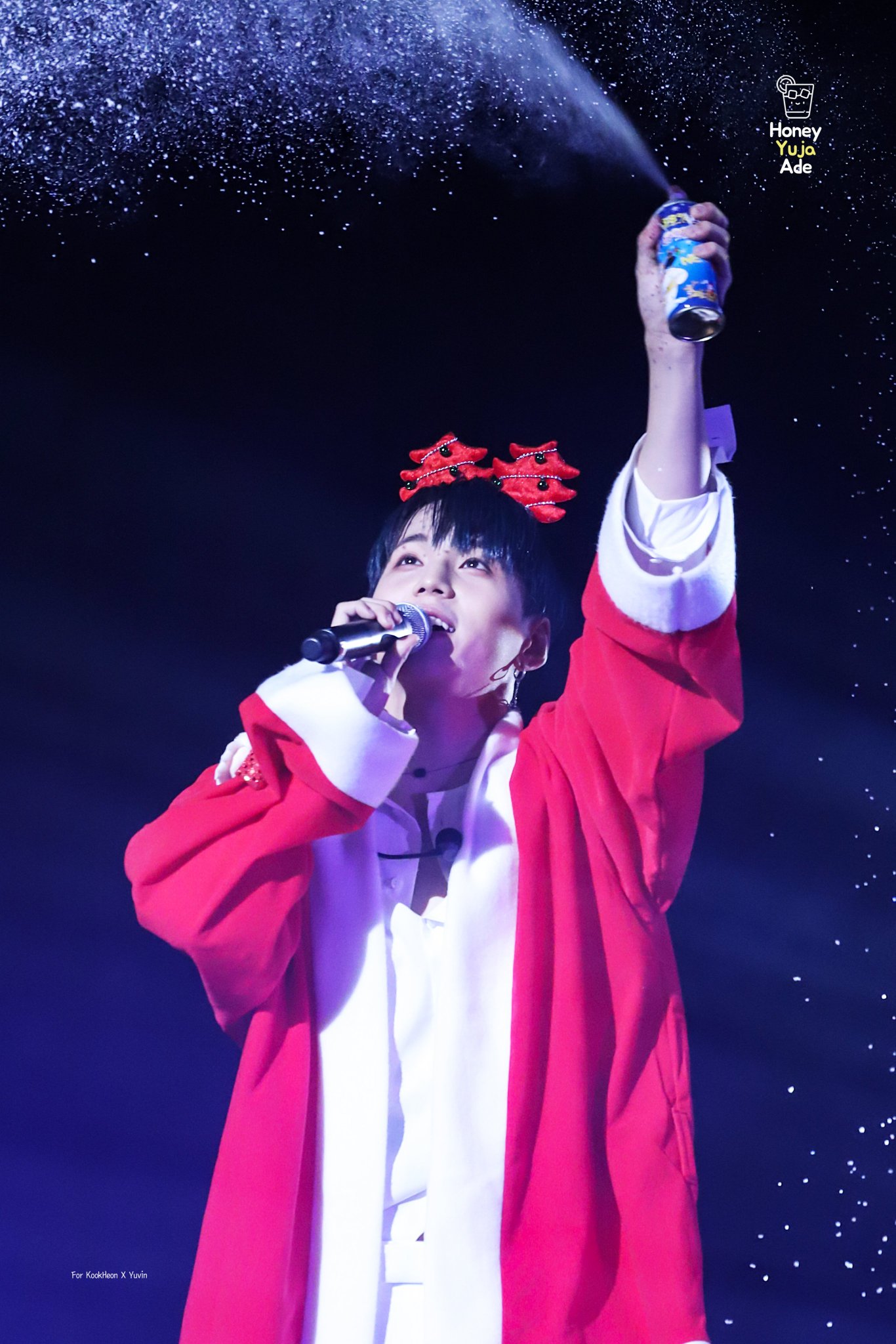 크리스마스 공연이라고 산타복장 입은 비오브유 너무 귀엽다 | 인스티즈