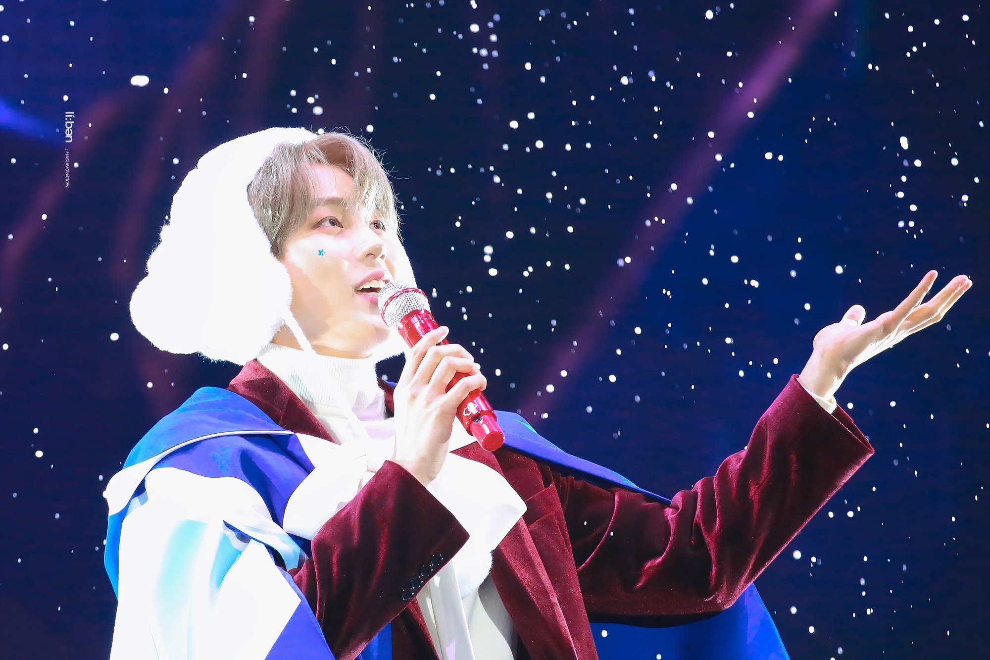 음원발매전 선공개로하는 무대에서 씨큐한테 테 만약 찍으시는팬 발견하면 퇴장은 말구 머리 한 번 쓰다듬고 앉혀주세요 라고 말한 사랑뽀짝한 애가 바로 내새끼에요ㅜㅜㅜ💜💙💛 | 인스티즈