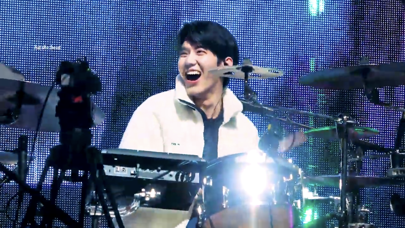 얼떨결에 라이브 해버린 데이식스... | 인스티즈