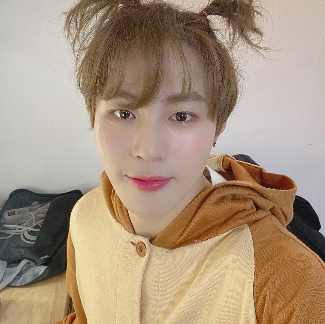 하성운 관련 질문 모든 답 여기있습니다 | 인스티즈