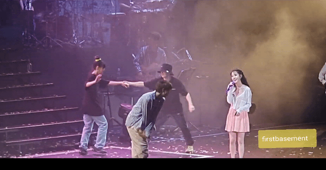 내가 제일 좋아하는 아이유 무대 | 인스티즈