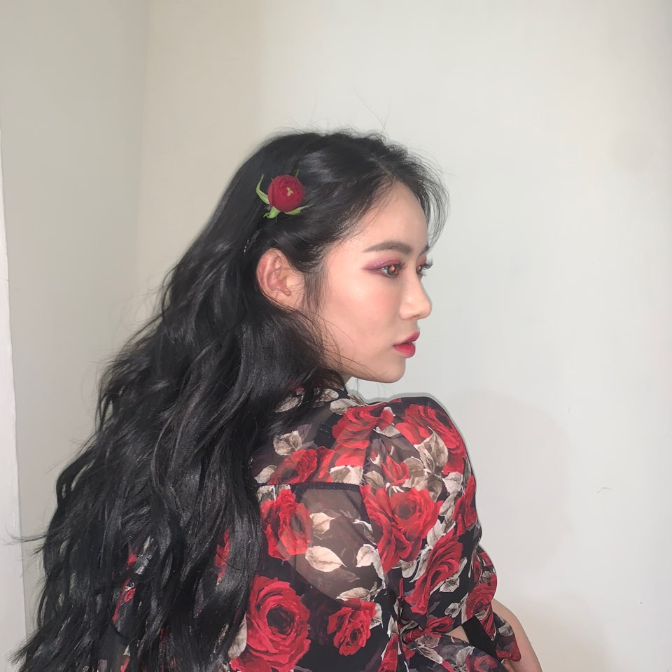 아 본진 너무 예뻐서 또 베개에 머리 백번박았다 | 인스티즈