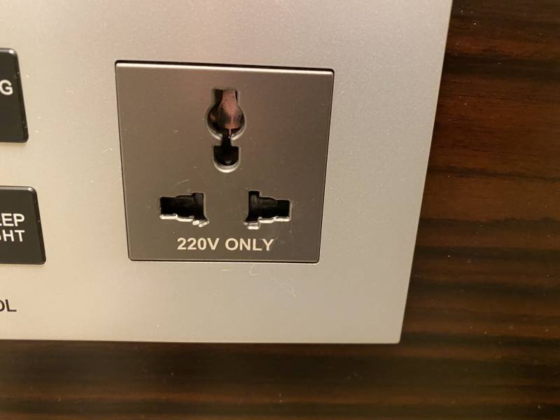 익들아 여기다 충전기 끼워도 되는거야? | 인스티즈