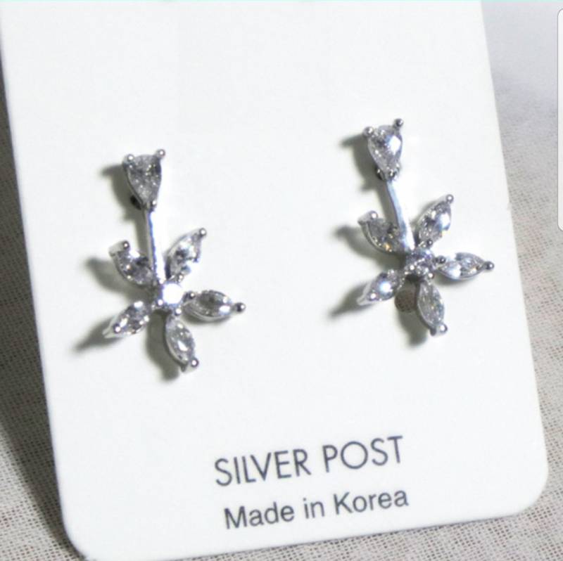 이런 귀걸이 더 길거나 큰 디자인 있을까⁉️😭😭(사진o | 인스티즈