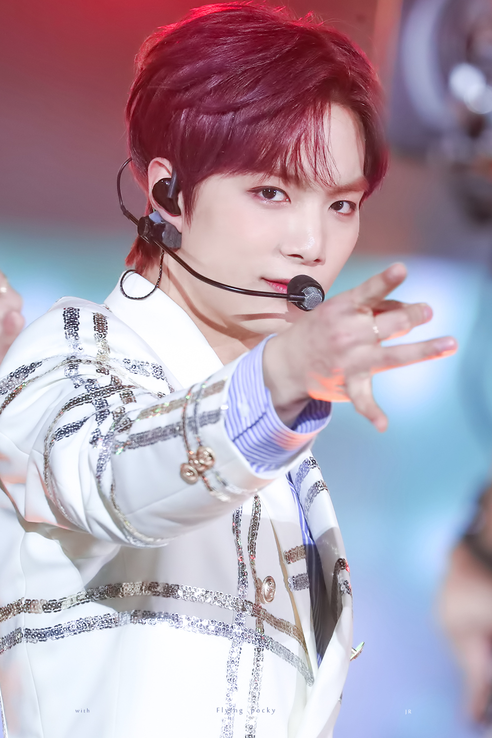 뉴이스트가 모델인 캐릭터에 뉴이스트 멤버 한명씩 매치되어 있는데 ㄹㅇ닮음 | 인스티즈