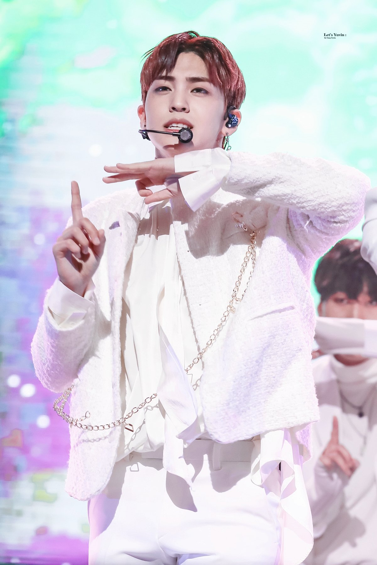 비오브유 콘서트때 타이틀곡 의상 너무 내 취향이야 | 인스티즈