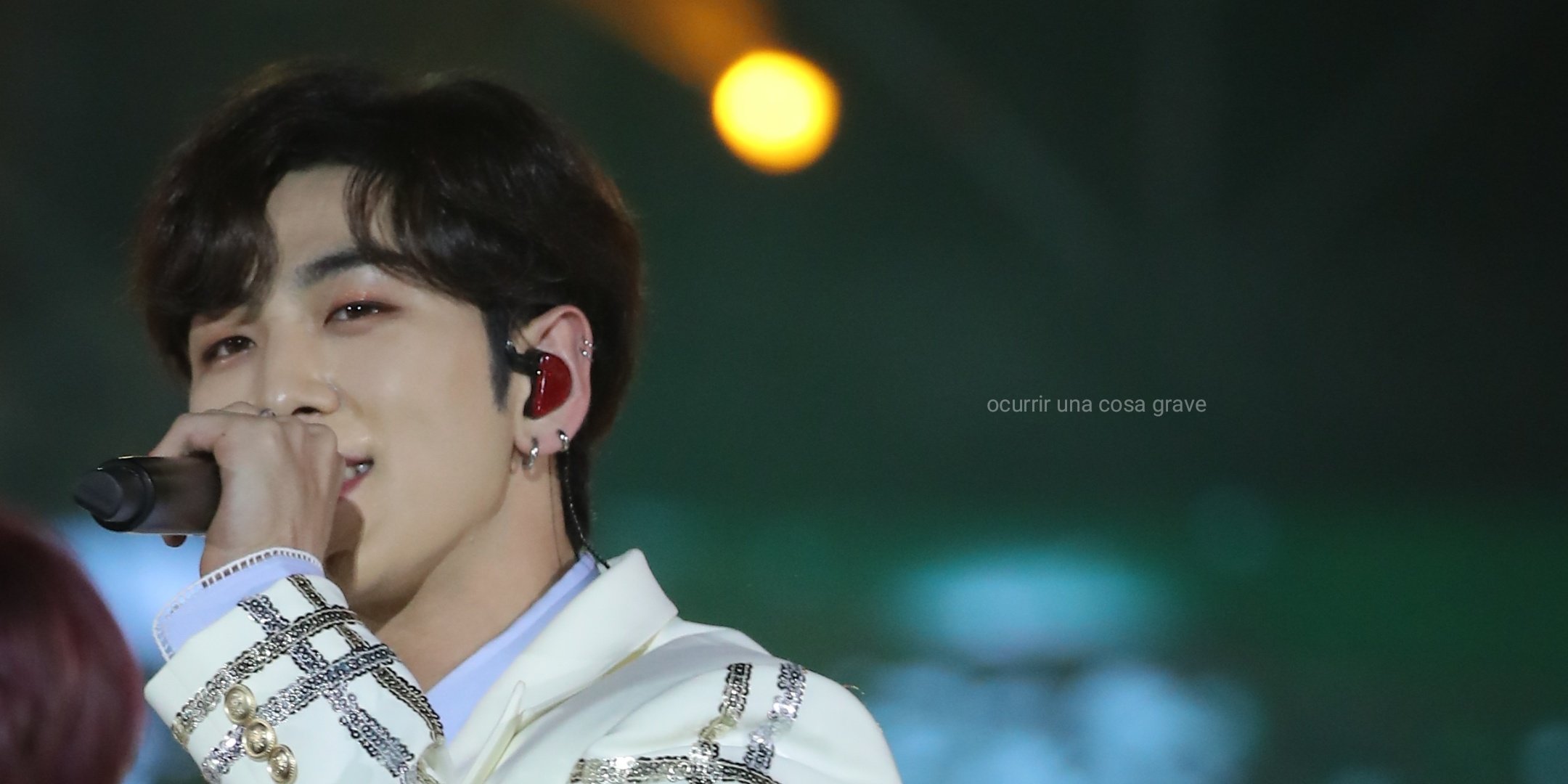 헐 이거 딱 크롭만 한 강동호(뉴이스트) 무보정짤이랭 | 인스티즈