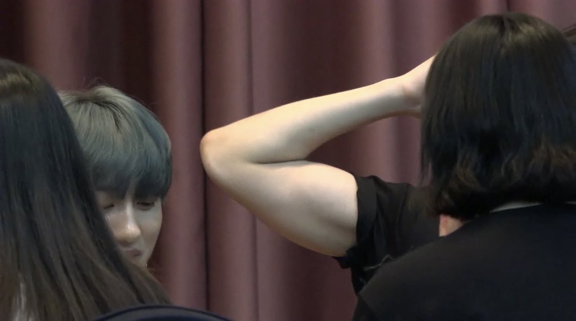 팔뚝 대박이지 | 인스티즈