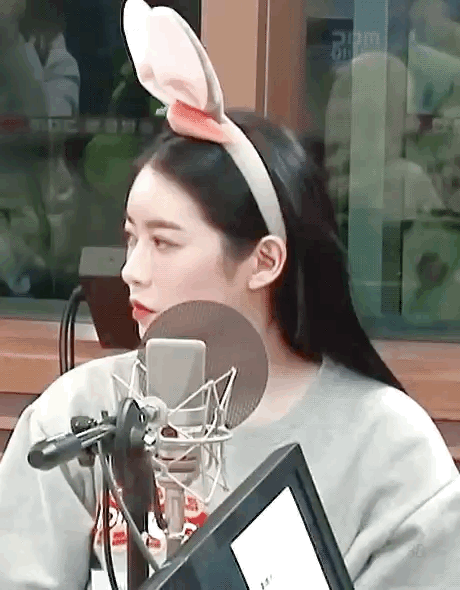 데뷔2달만에 아이돌라디오 3번 나가는 아이돌 | 인스티즈