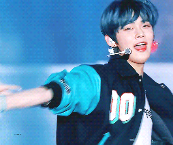 이 짤만 그런건가 진짜 끼쟁이라 평소에 인지를 못했는데 윙크를 완전 정석으로는 못하는구나? ㅋㅋㅋㅋㅋㅋㅋㅋㅋㅋㅋ | 인스티즈