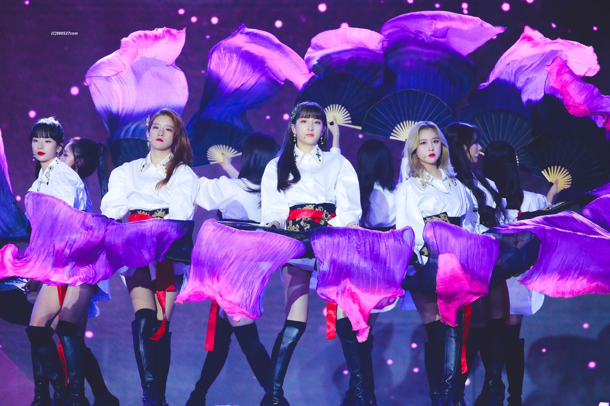 우주소녀 가요대축제 때 소품 진짜 잘 썼다,,, 홈마 사진이 전부 | 인스티즈